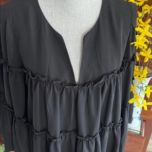 Patrizia Luca Milano Black Ruffled Blouse Size Medium - Picture 2 of 12